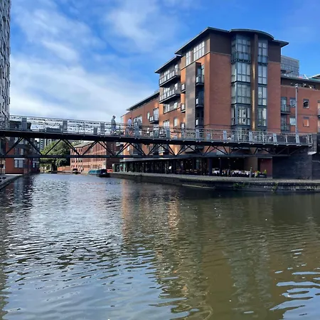 Birmingham Central Canal Side Living Exterior photo